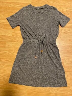 Tentree tee shirt dress size small grey